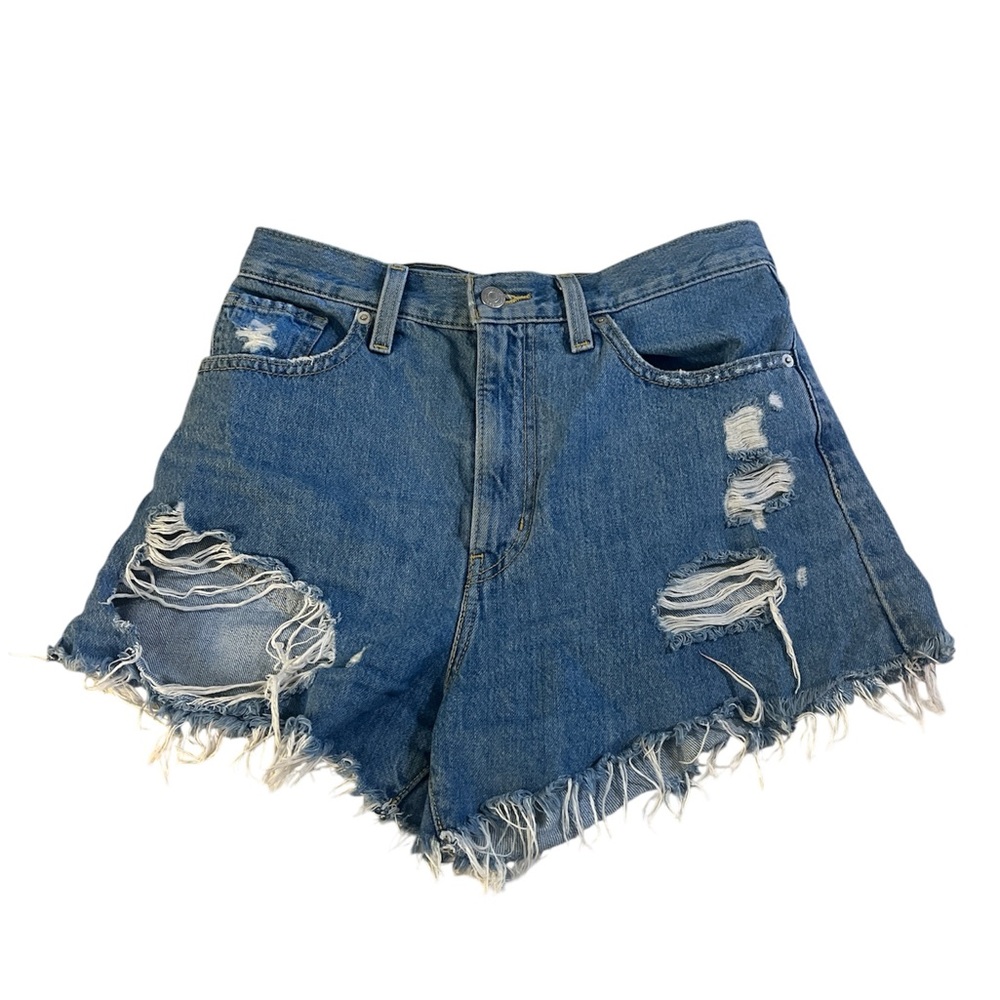 Levi's high-waisted mom shorts Sz. 28” with distressed hem and frayed details